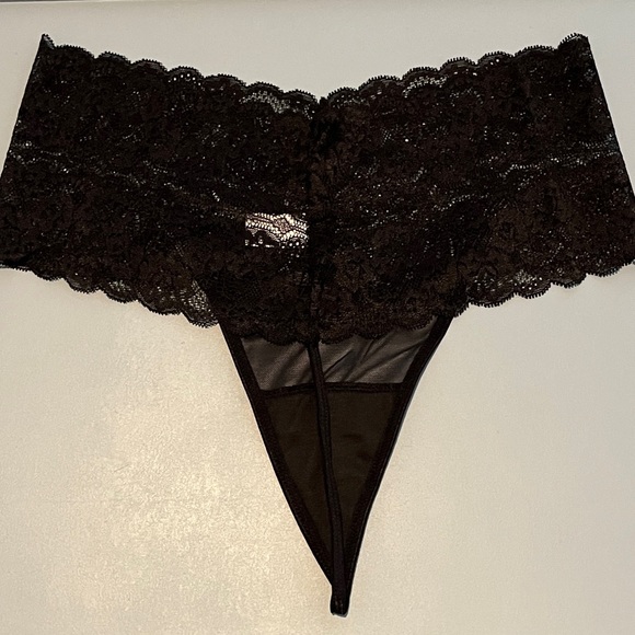 NWT Thong Set. Still in original packaging. (Only to take a pic) - Picture 2 of 4